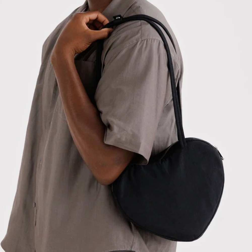 Baggu Nylon Heart Bag in Black NWT - Picture 2 of 3